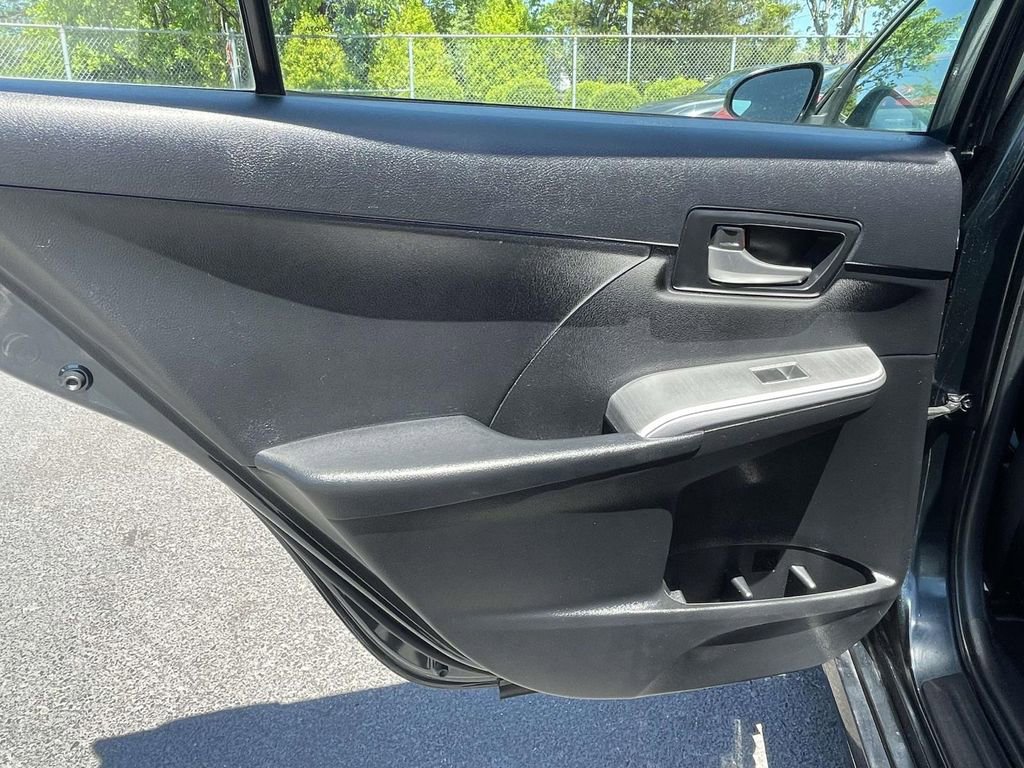 Used 2014 Toyota Camry SE image 16