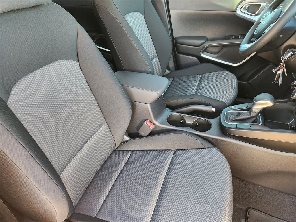 New 2025 Kia Soul LX image 10