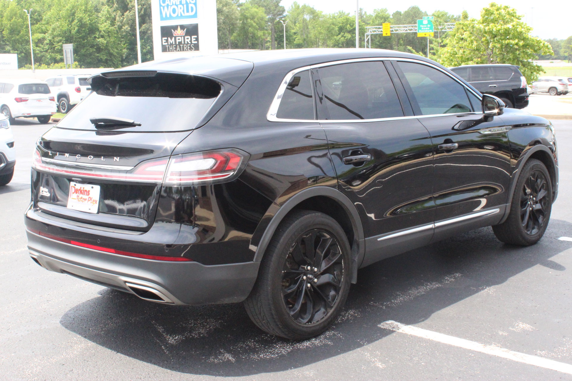 Used 2021 Lincoln Nautilus Reserve w/ Cargo Utility Package AWD/4WD image 6