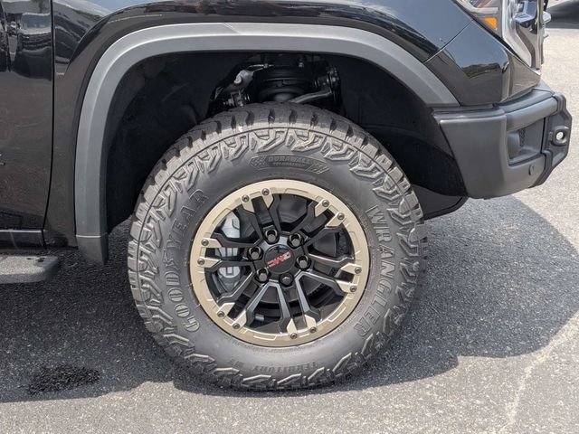 New 2026 GMC Sierra 1500 AT4X w/ LPO, Black Badging Package AWD/4WD image 11