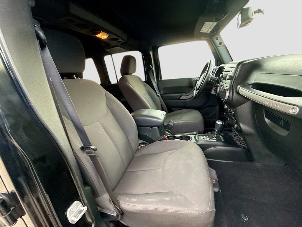 Used 2018 Jeep Wrangler Unlimited Sport S AWD/4WD image 31