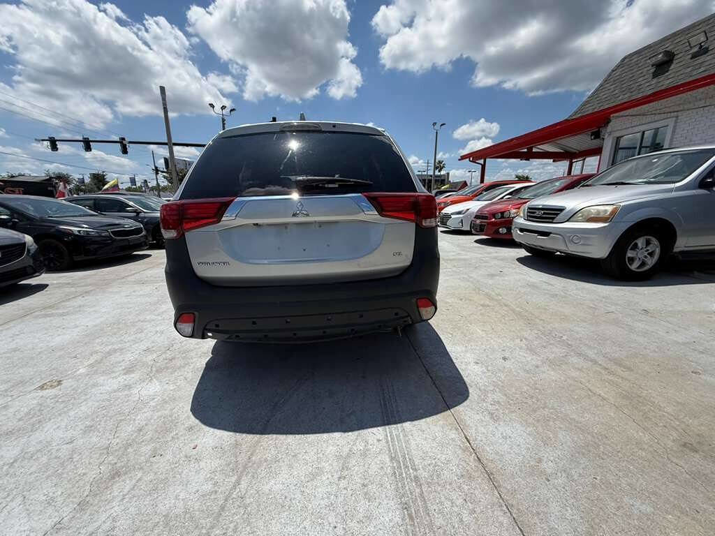 Used 2020 Mitsubishi Outlander SEL FWD image 4