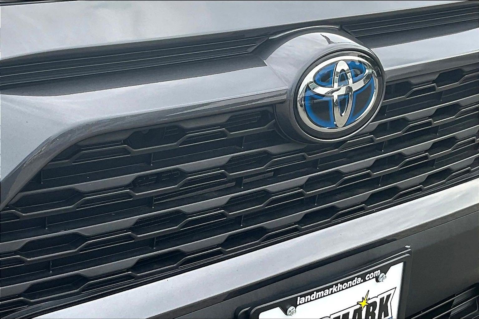 Used 2021 Toyota RAV4 LE AWD/4WD image 29