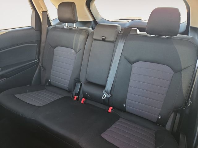 Used 2020 Ford Edge SE image 13