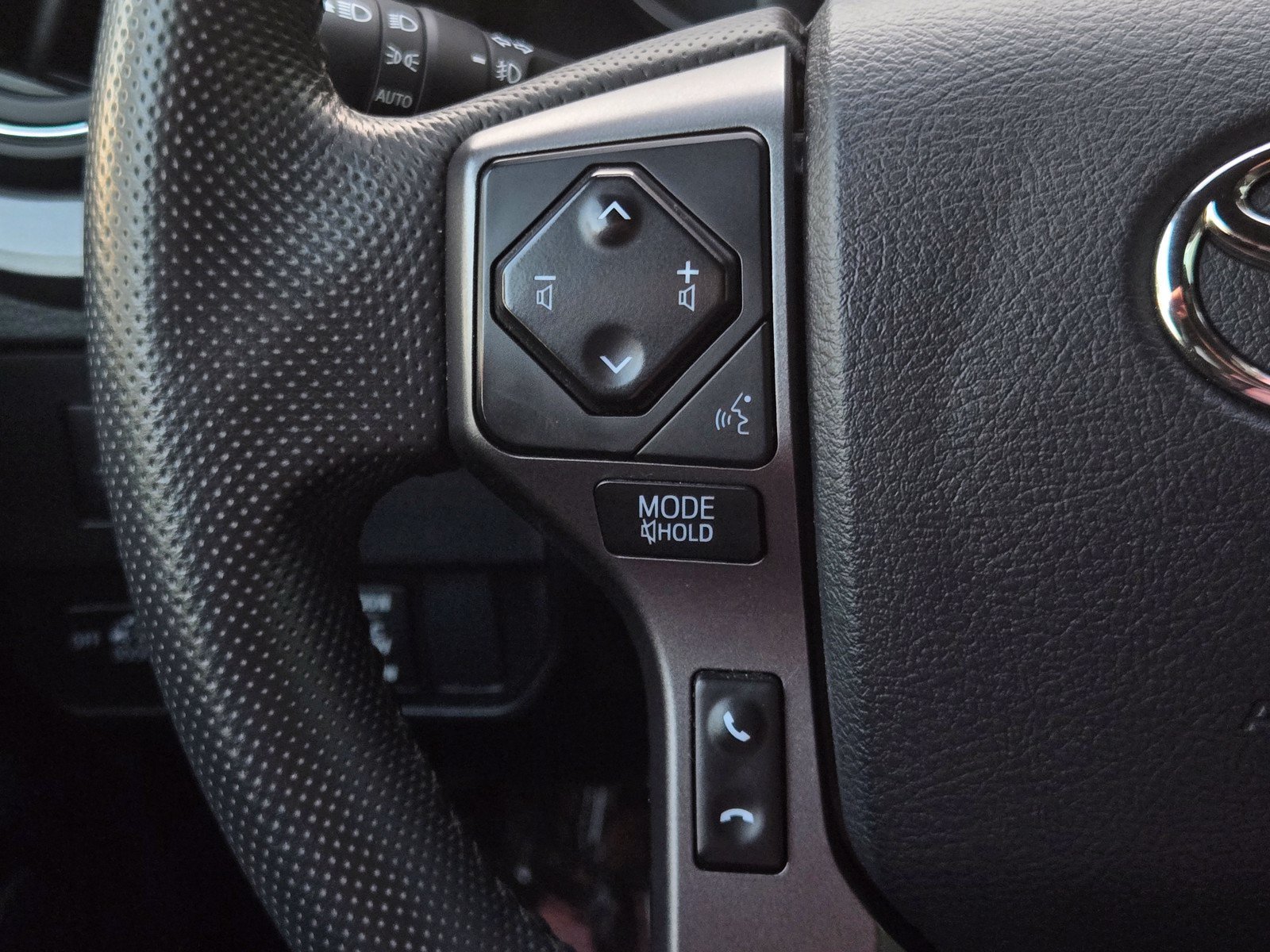 Certified 2023 Toyota Tacoma TRD Off-Road AWD/4WD image 21