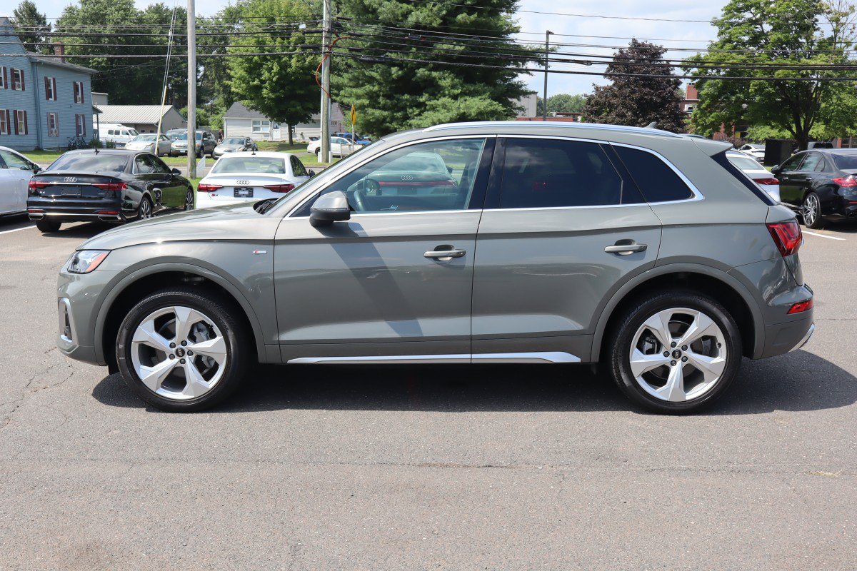 Used 2023 Audi Q5 2.0T Premium Plus w/ Premium Plus Package AWD/4WD image 9