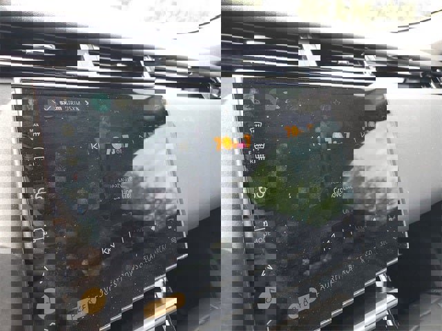 Used 2025 Land Rover Range Rover Velar Dynamic SE image 68