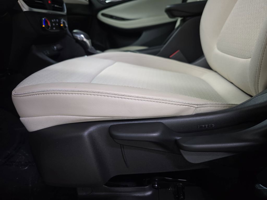 Used 2024 Buick Encore GX Preferred w/ Advanced Technology Package image 28