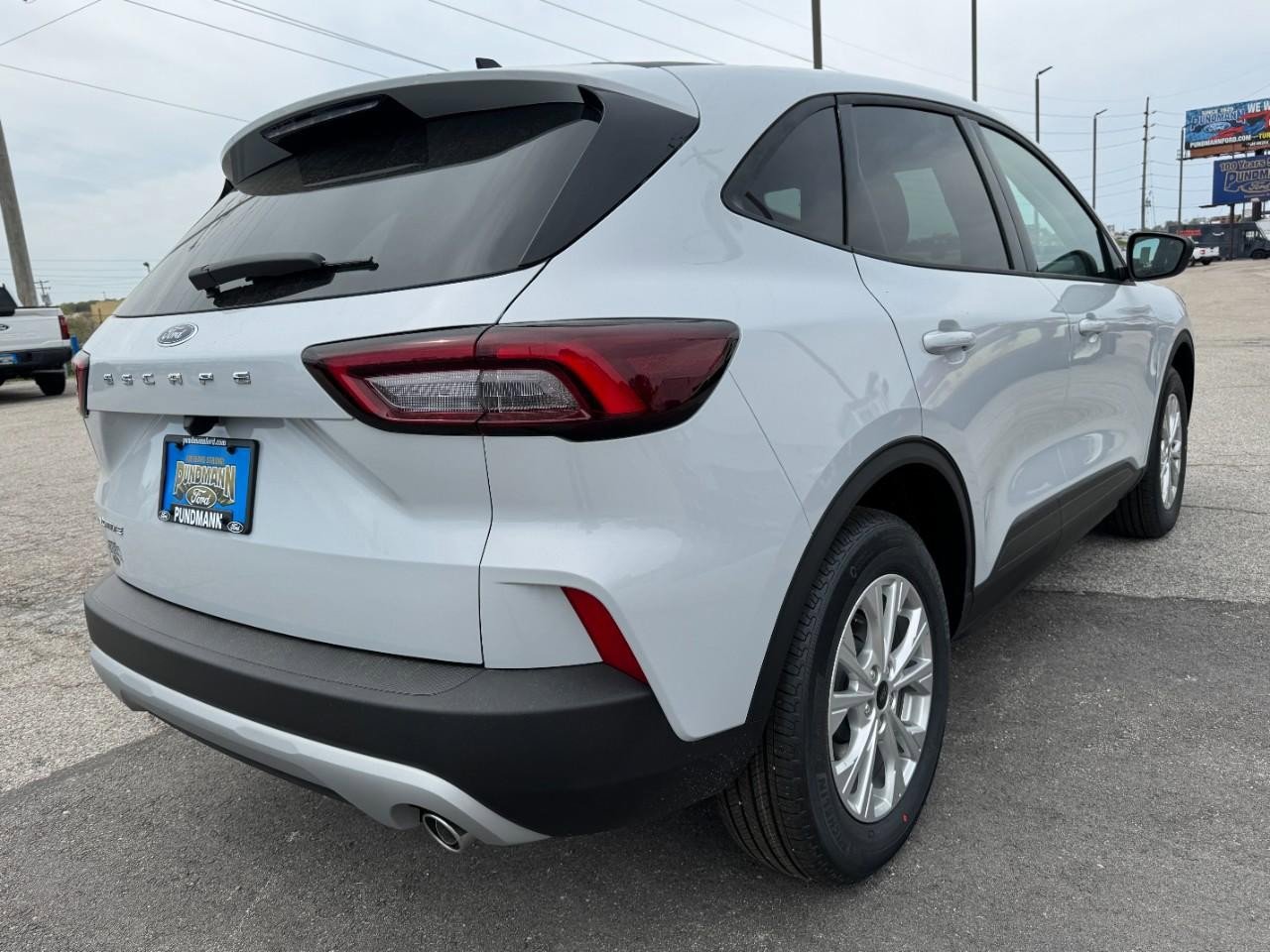 New 2025 Ford Escape Active w/ Cold Weather Package image 2