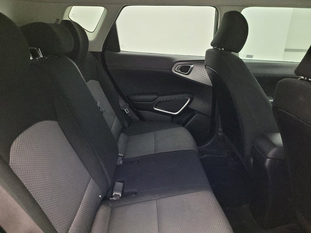 Used 2021 Kia Soul LX FWD image 19