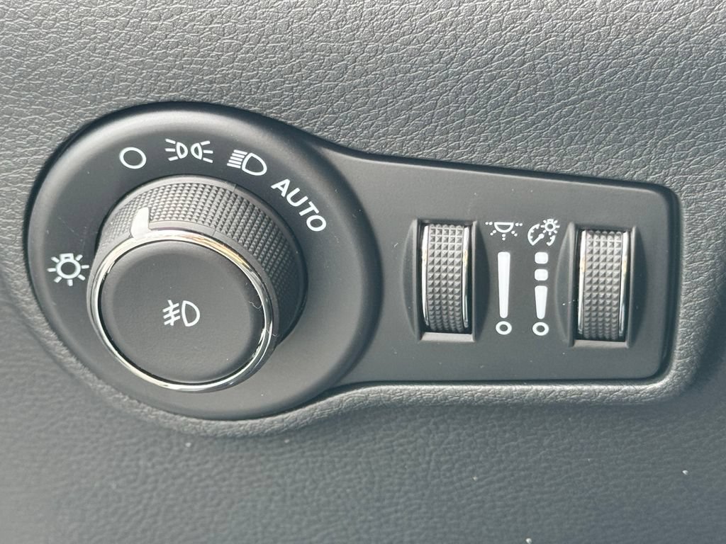New 2026 Jeep Compass Limited w/ Sun, Sound & Navigation Group AWD/4WD image 28