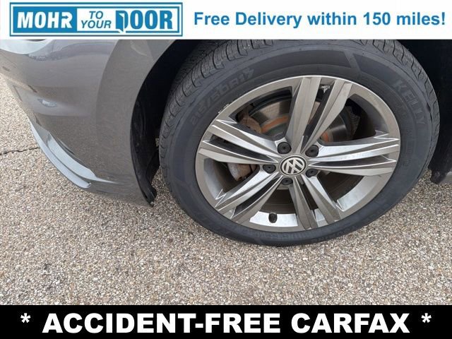 Used 2019 Volkswagen Jetta R-Line w/ R-Line Cold Weather Package image 9