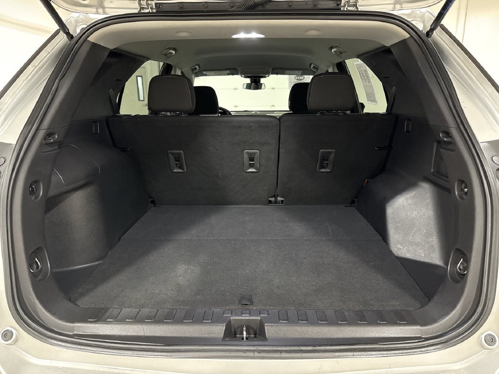 Used 2021 Chevrolet Equinox LT FWD image 23