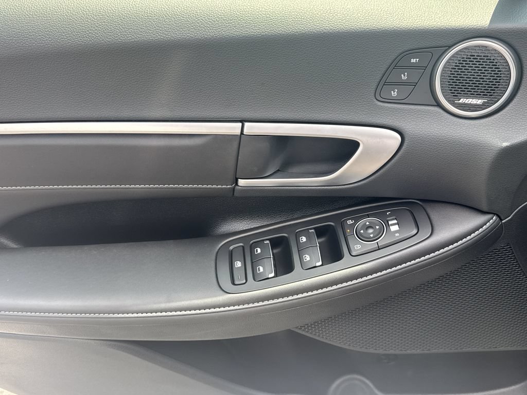 Used 2025 Hyundai Sonata Limited FWD image 9