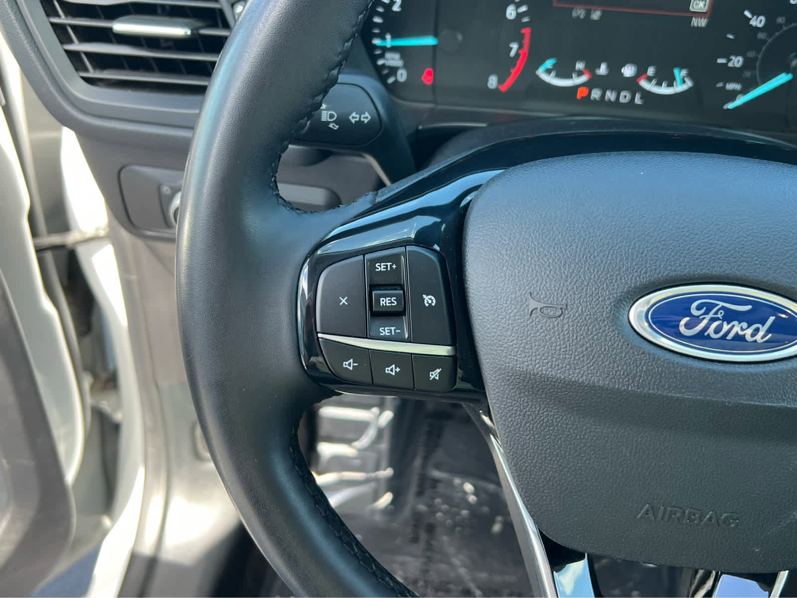 Used 2021 Ford Escape SE w/ Cold Weather Package image 32