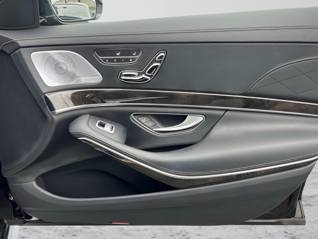 Used 2015 Mercedes-Benz S 63 AMG 4MATIC Sedan image 39