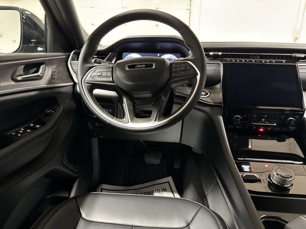 New 2025 Jeep Grand Cherokee Limited image 19