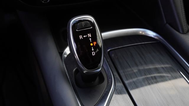 Used 2021 Buick Enclave Essence w/ Sport Touring Edition image 28