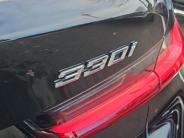 Used 2022 BMW 330i xDrive Sedan w/ Driving Assistance Package image 12