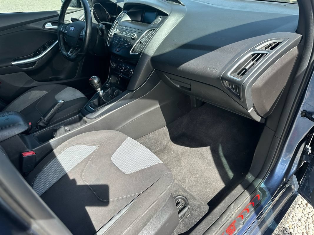 Used 2018 Ford Focus ST FWD image 14
