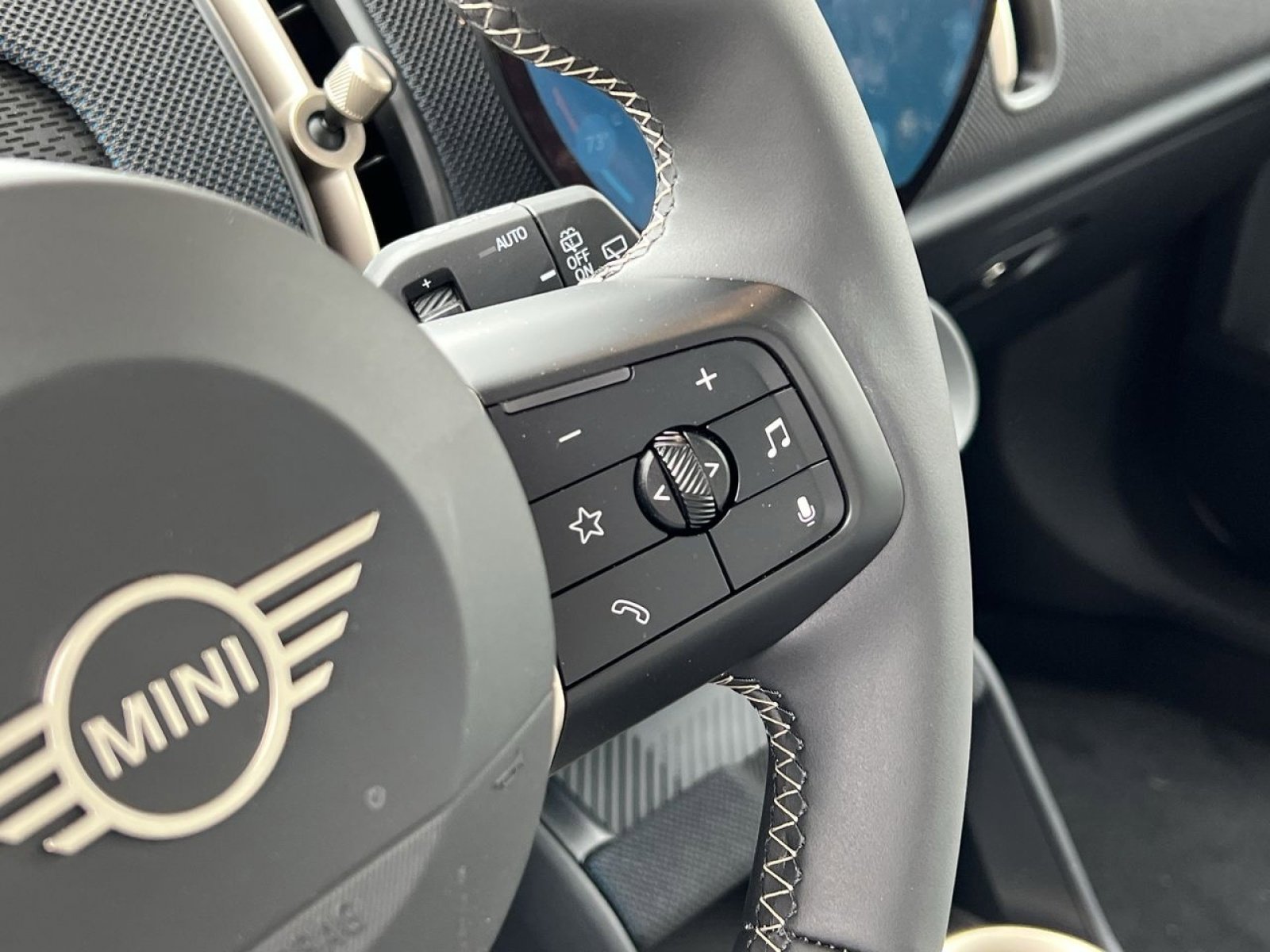 Certified 2025 MINI Cooper Countryman S AWD/4WD image 29