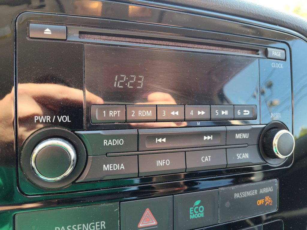 Used 2016 Mitsubishi Outlander AWD image 26
