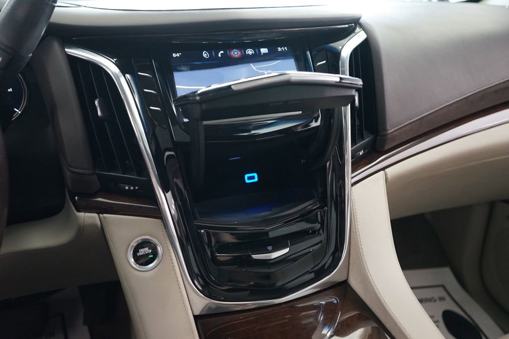 Used 2017 Cadillac Escalade ESV Luxury image 41