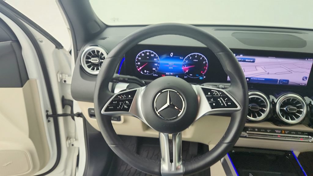 Used 2025 Mercedes-Benz GLB 250 w/ Exclusive Package image 16
