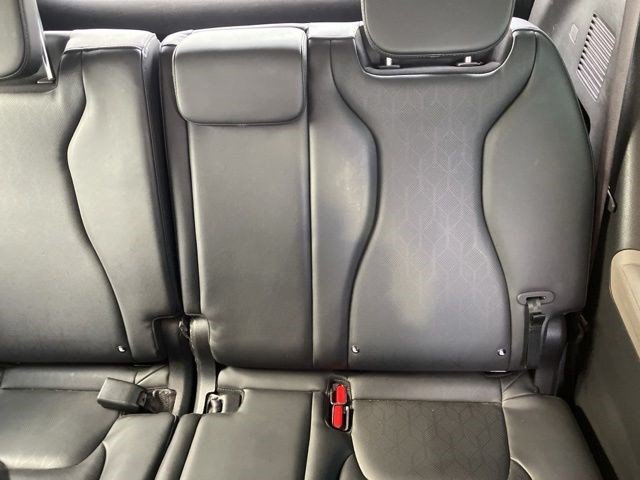 Used 2025 Kia Carnival FWD image 25