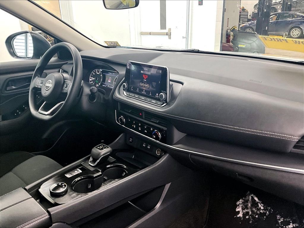 Used 2024 Nissan Rogue S image 14