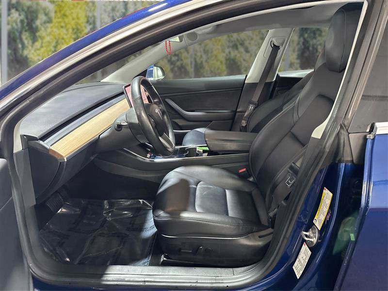 Used 2018 Tesla Model 3 Long Range image 9