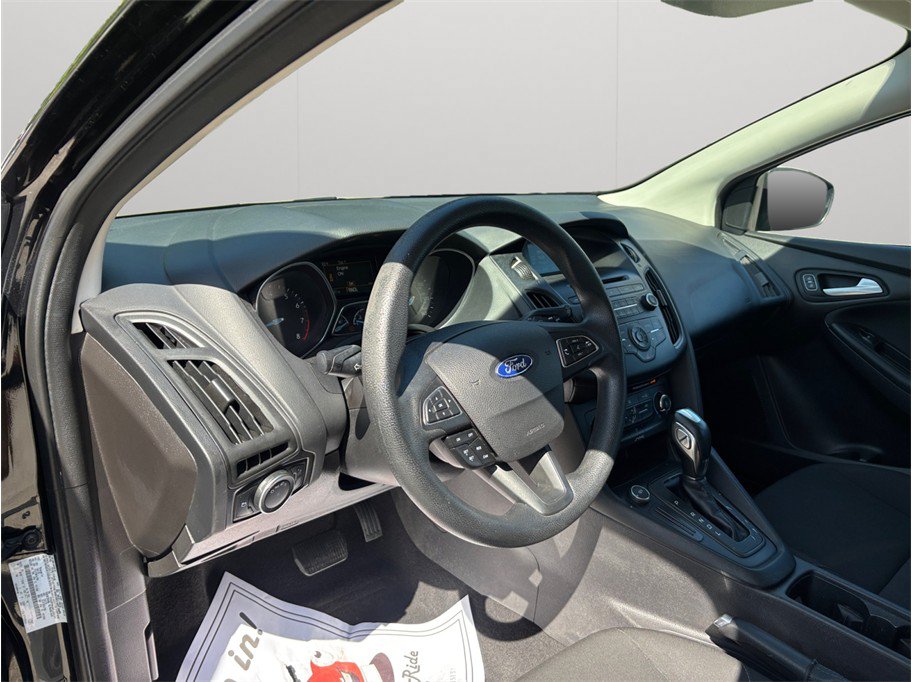 Used 2015 Ford Focus SE FWD image 6