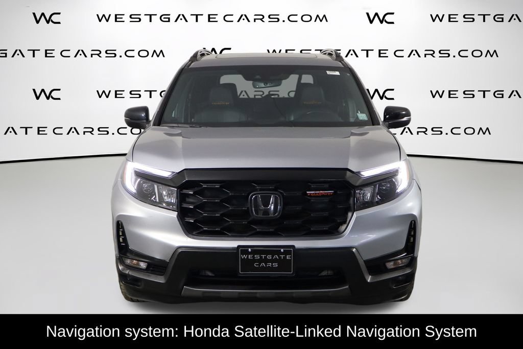 Used 2023 Honda Passport TrailSport image 2