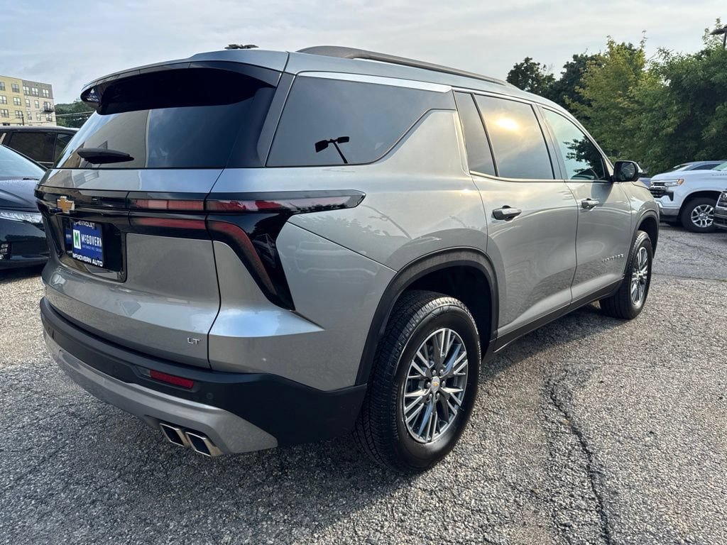 Used 2024 Chevrolet Traverse LT w/ LPO, Floor Liner Package FWD image 7