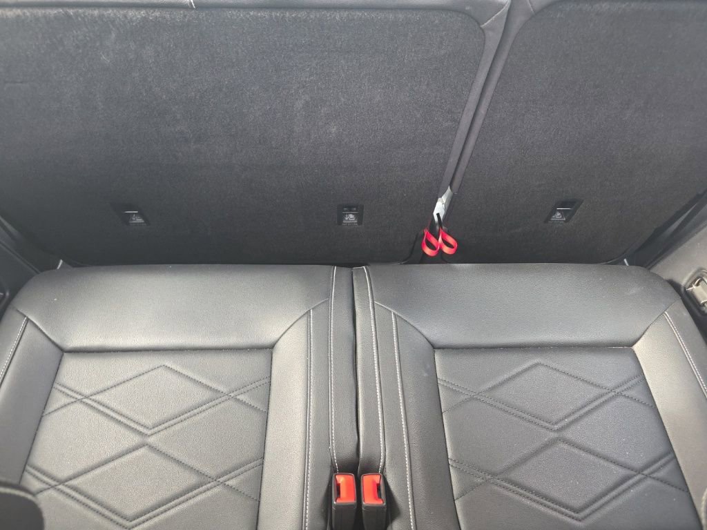 Used 2025 Volkswagen Atlas SE image 14