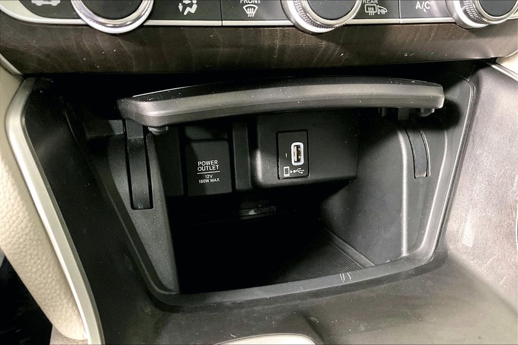Used 2018 Honda Accord EX image 32