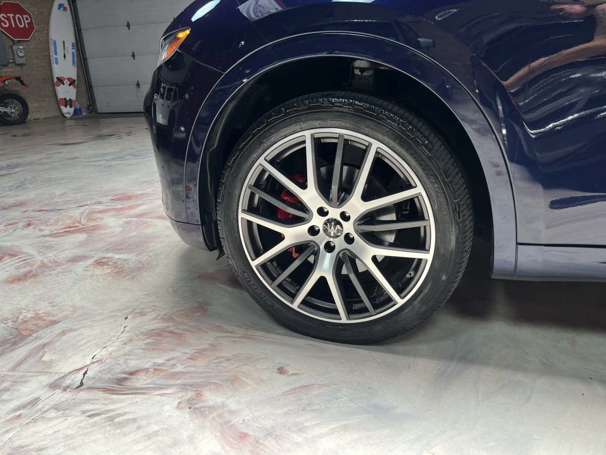 Used 2017 Maserati Levante w/ Sport Package AWD/4WD image 34