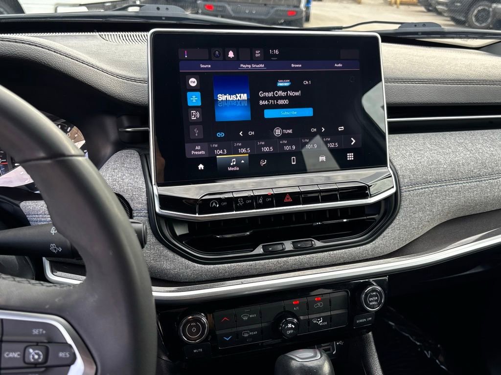 Used 2023 Jeep Compass Latitude image 14