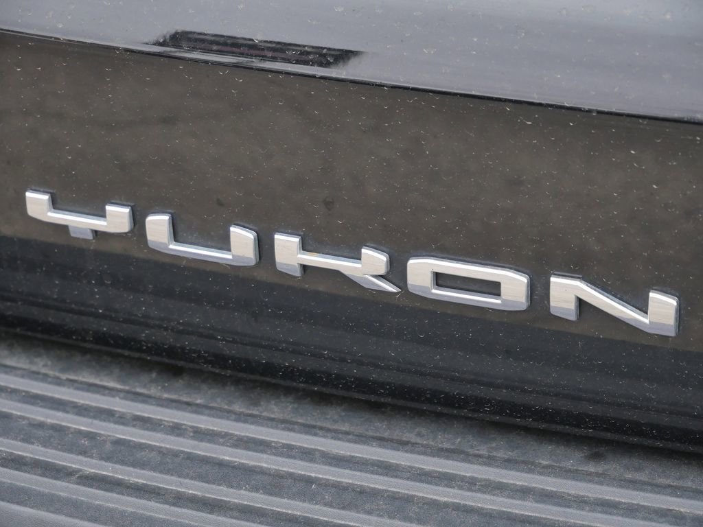 Used 2022 GMC Yukon Denali w/ Denali Premium Package image 12