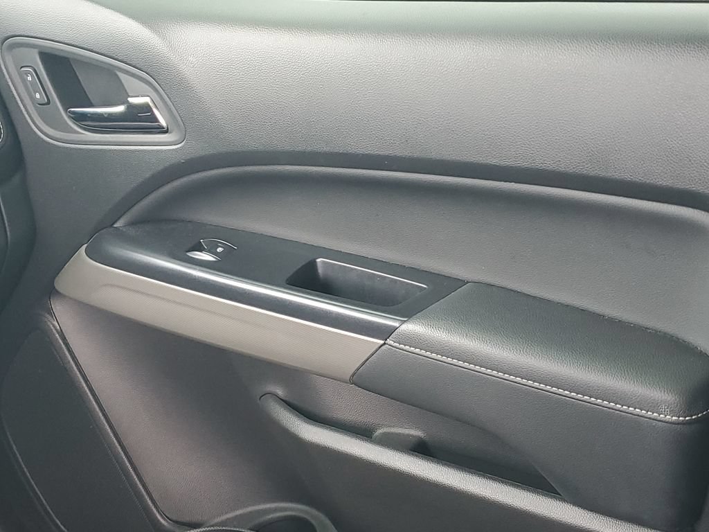 Used 2020 GMC Canyon Denali RWD image 13