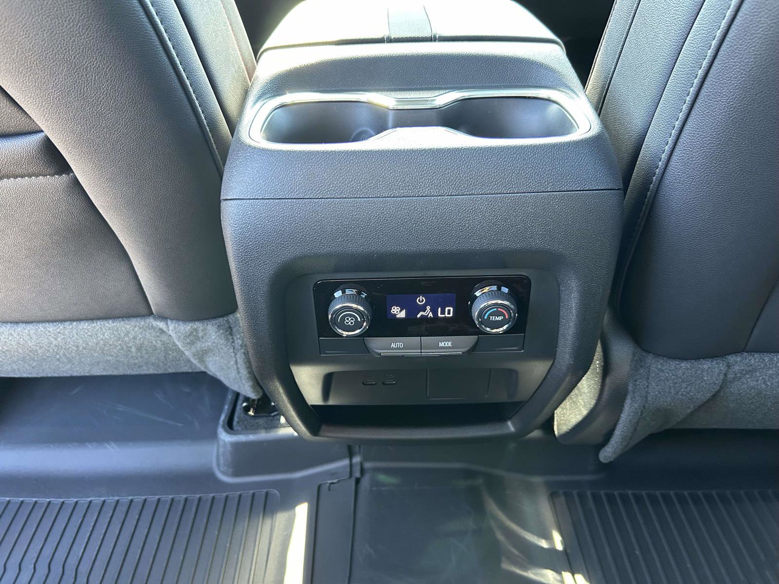 New 2026 Chevrolet Traverse Z71 w/ LPO, Floor Liner Package image 16