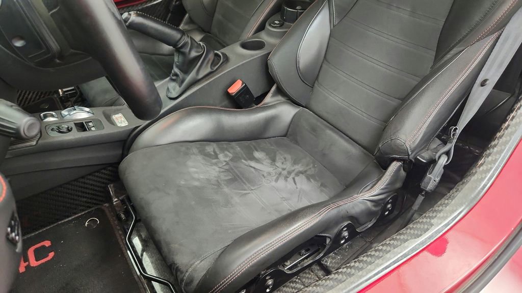 Used 2015 Alfa Romeo 4C Launch Edition w/ Convenience Group RWD image 25