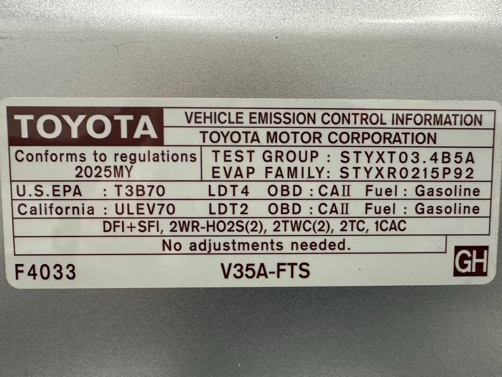 Used 2025 Toyota Tundra Limited AWD/4WD image 69