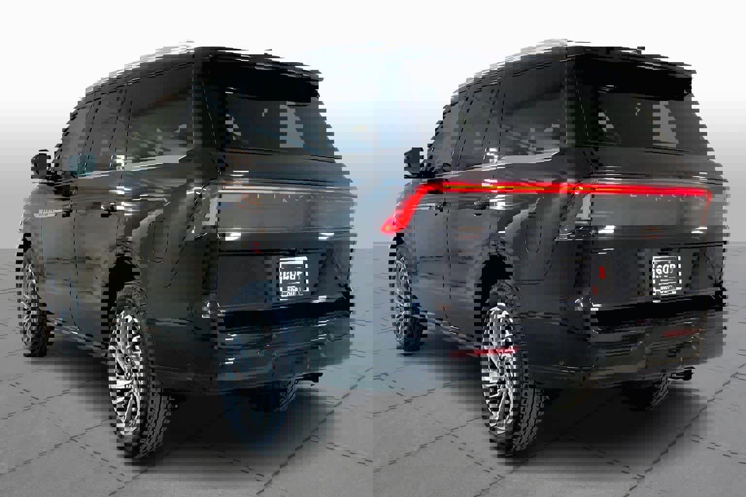 Used 2025 Lincoln Navigator Reserve image 11