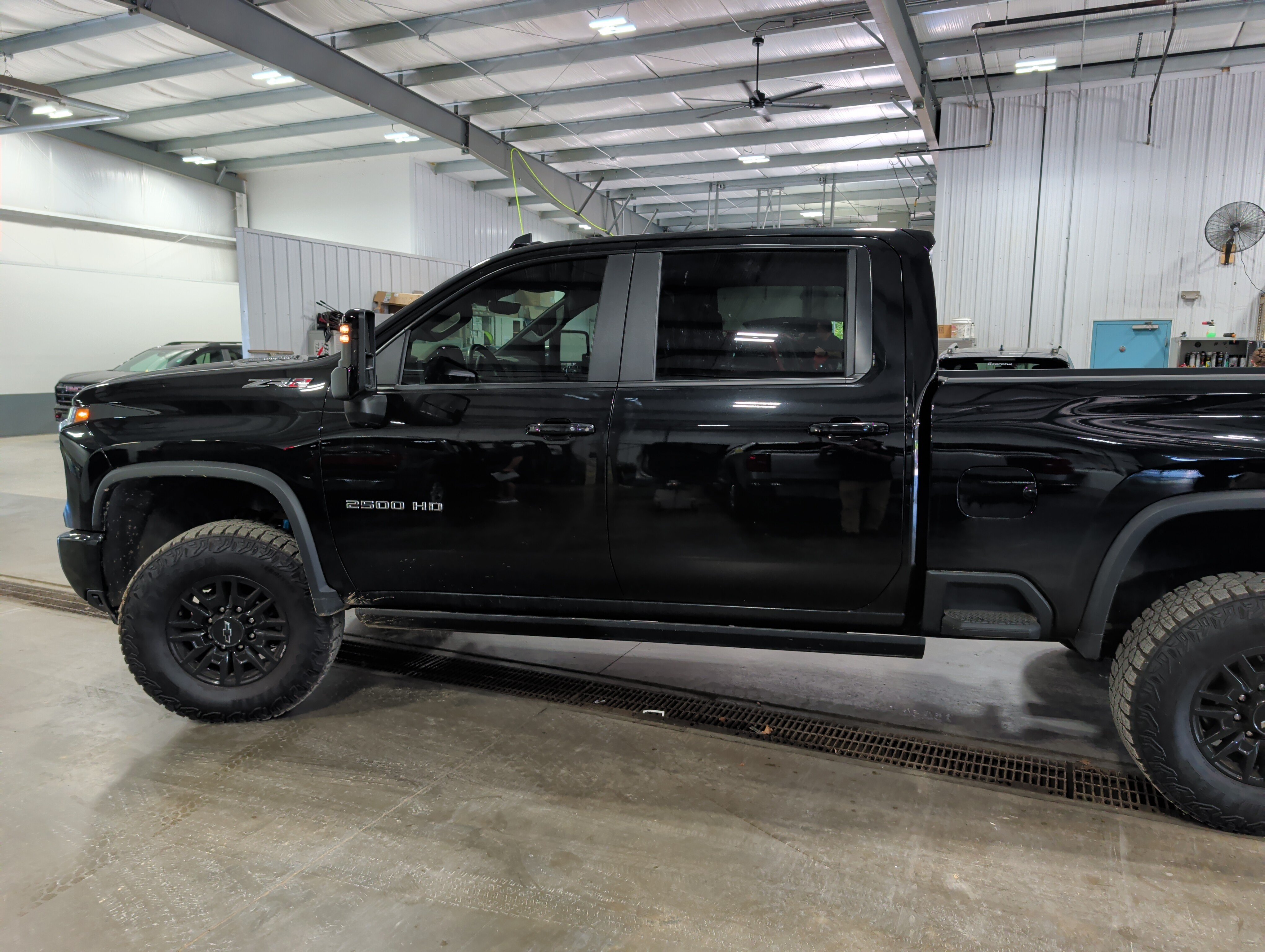 Used 2025 Chevrolet Silverado 2500 ZR2 w/ Technology Package AWD/4WD image 5