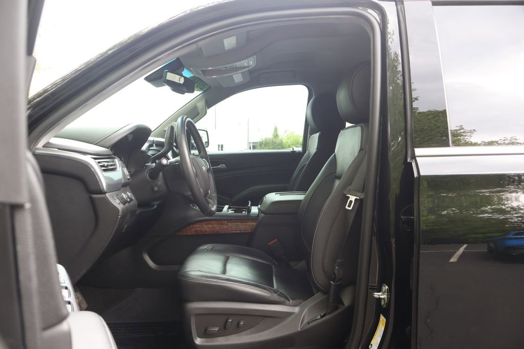 Used 2018 Chevrolet Tahoe Premier AWD/4WD image 34