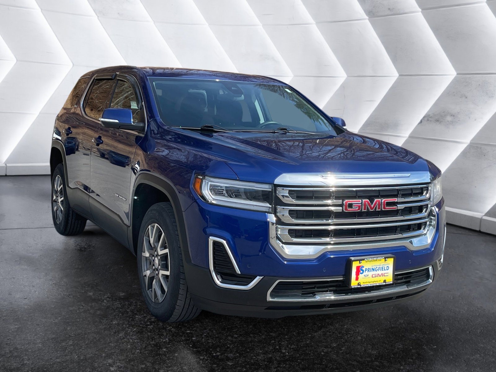 Used 2023 GMC Acadia SLE image 8