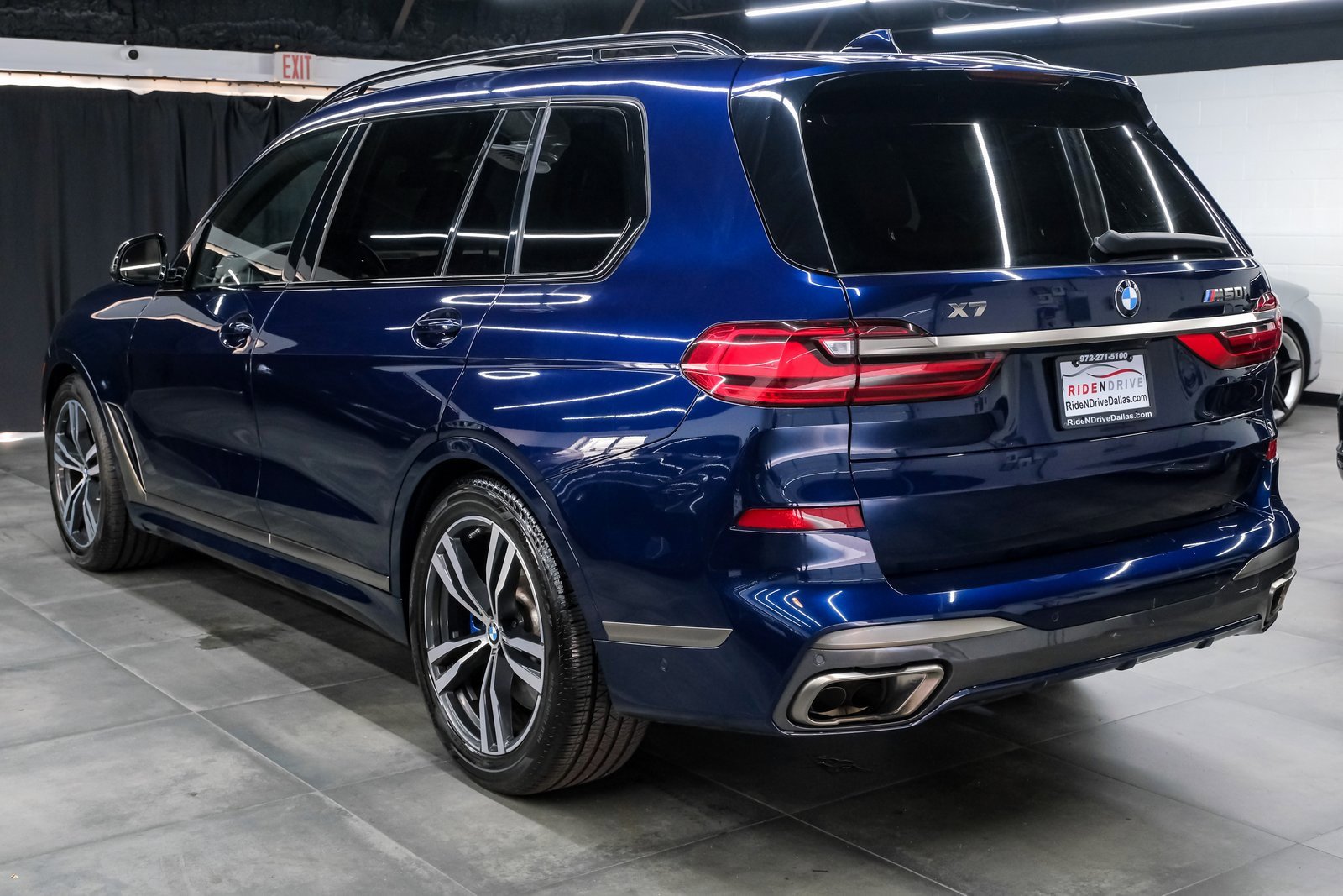 Used 2022 BMW X7 M50i w/ Executive Package image 12