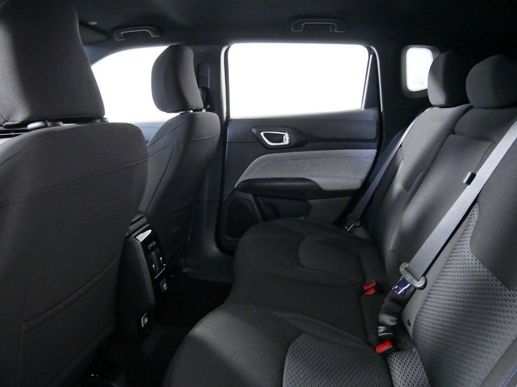 Used 2024 Jeep Compass Sport image 26