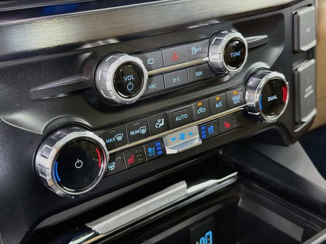 Used 2025 Ford F450 Lariat w/ Lariat Ultimate Package AWD/4WD image 16